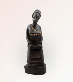 Lady Washer Statue